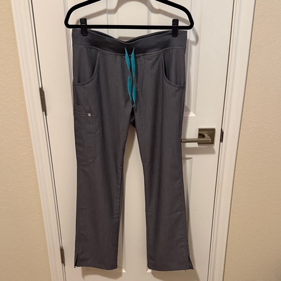 Figs Graphite Gray Scrub Set - Picture 4 of 6